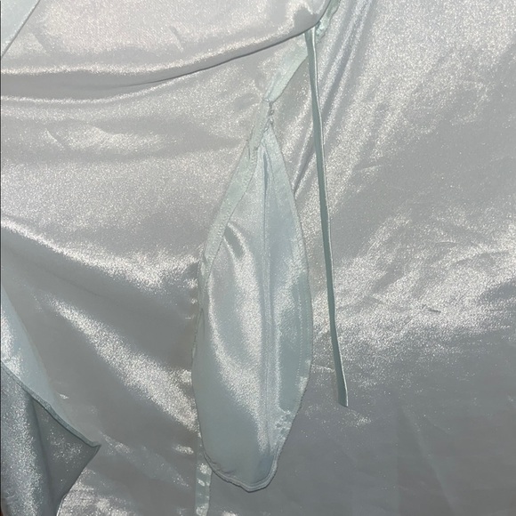 Blue Elegant Satin Robe (L or XL?) - Picture 5 of 7